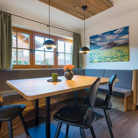 Ahorn Apartment *
